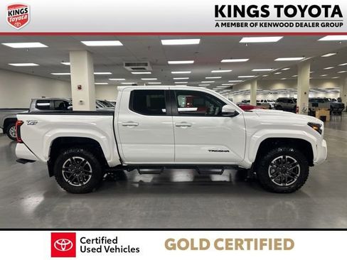 Used 2024 Toyota Tacoma TRD Sport image 10