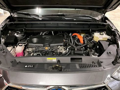 Used 2021 Toyota Highlander Limited image 12