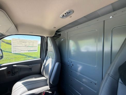 New 2025 GMC Savana 2500 w/ Driver Convenience Package image 32