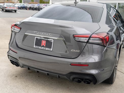 Used 2022 Maserati Ghibli Trofeo image 6