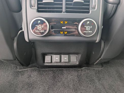 Used 2023 Land Rover Discovery HSE R-Dynamic AWD/4WD image 18