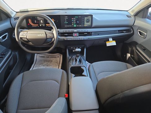 Used 2025 Kia K4 LXS image 2