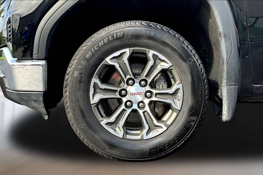 Used 2025 GMC Sierra 1500 SLT AWD/4WD image 31