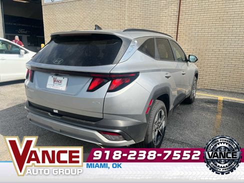Used 2025 Hyundai Tucson SEL AWD/4WD image 3