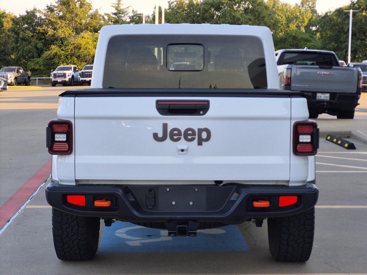 Used 2023 Jeep Gladiator Mojave AWD/4WD image 5