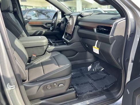 New 2026 GMC Yukon XL Denali w/ Denali Reserve Package image 34