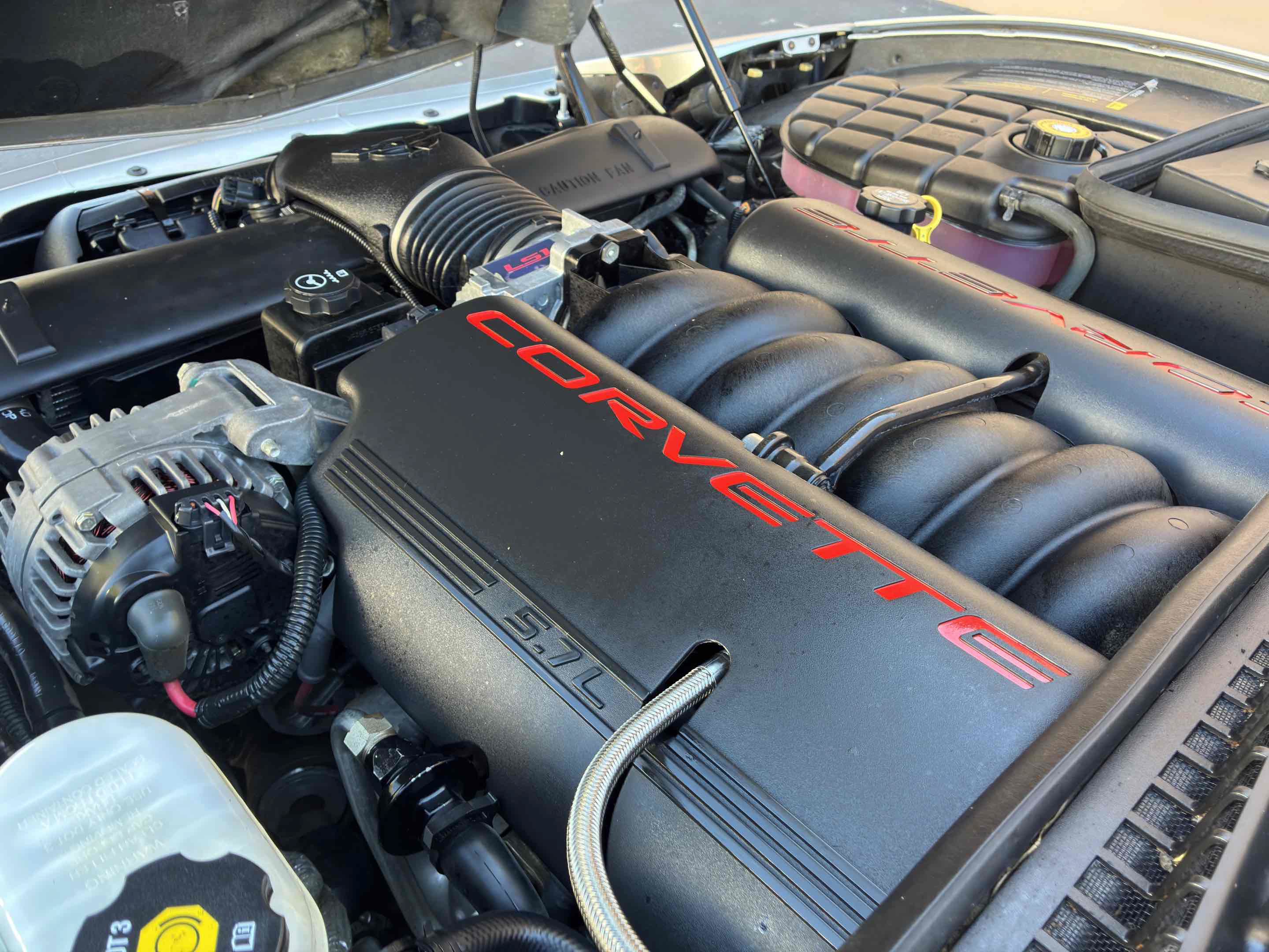 Used 2004 Chevrolet Corvette Coupe w/ Preferred Equipment Group RWD image 41