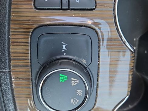 Used 2022 GMC Acadia SLE w/ Driver Convenience Package AWD/4WD image 16