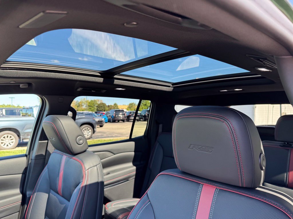 New 2027 Chevrolet Traverse RS w/ LPO, Floor Liner Package AWD/4WD image 11