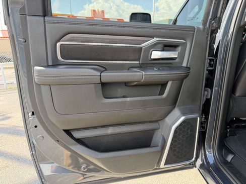 Used 2025 RAM 2500 Laramie AWD/4WD image 17