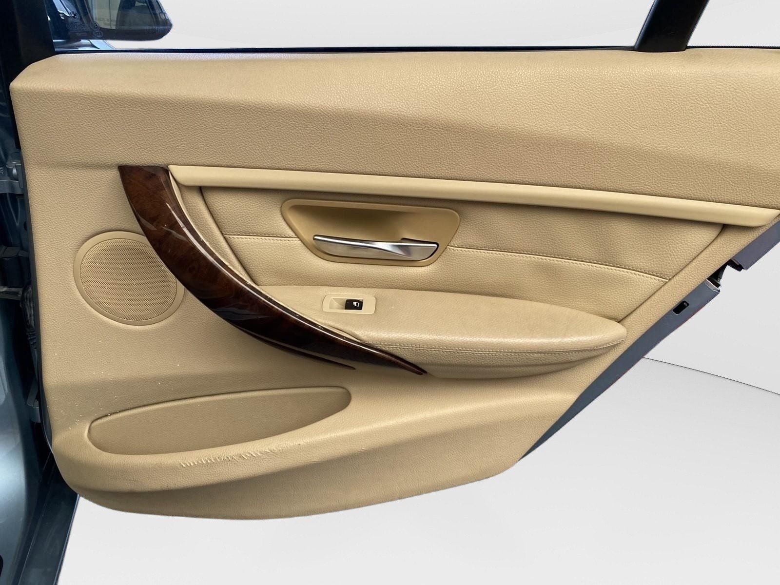 Used 2013 BMW 328i Sedan RWD image 10
