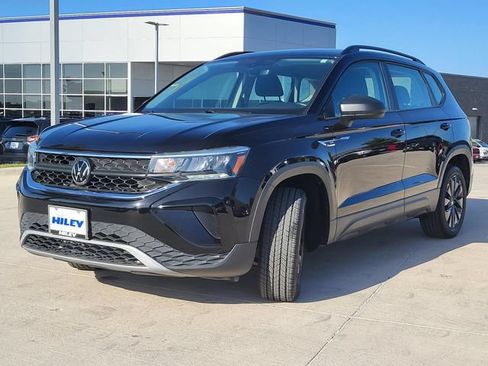 Used 2023 Volkswagen Taos S FWD image 2