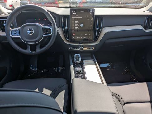 Used 2026 Volvo XC60 B5 Core image 16