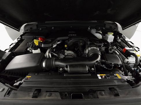 Certified 2021 Jeep Gladiator Sport image 35