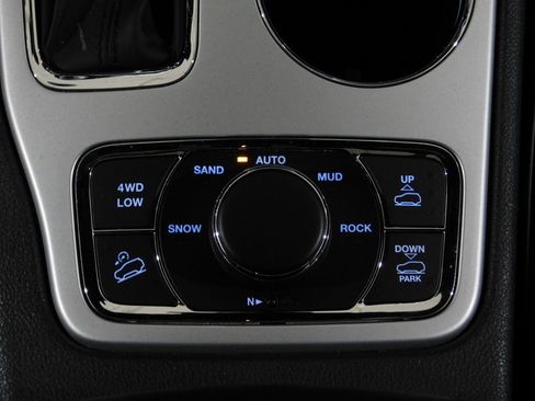 Used 2016 Jeep Grand Cherokee Overland w/ Advanced Technology Group image 69