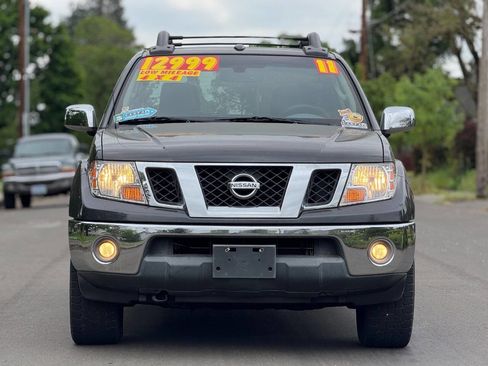 Used 2011 Nissan Frontier SL w/ Moonroof Pkg AWD/4WD image 12
