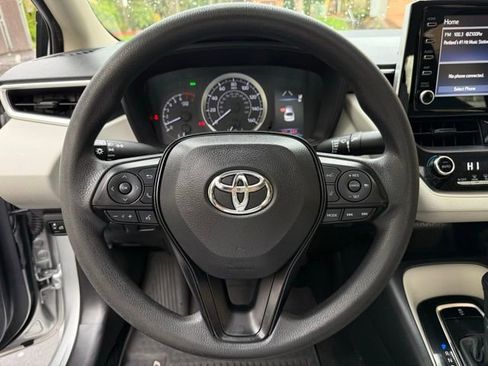 Used 2020 Toyota Corolla LE w/ LE Premium Package image 15