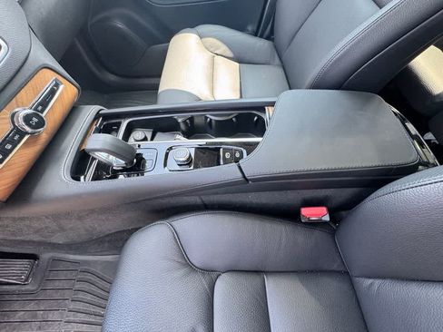 Used 2024 Volvo XC90 B6 Plus w/ Protection Package Premier AWD/4WD image 23