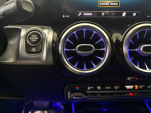 Used 2021 Mercedes-Benz GLB 250 image 36