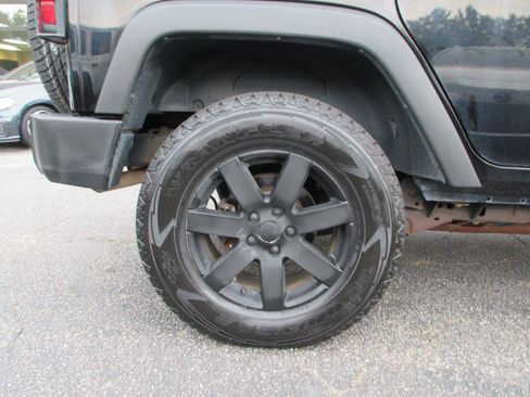 Used 2017 Jeep Wrangler Unlimited Sport w/ Quick Order Package 24S AWD/4WD image 23