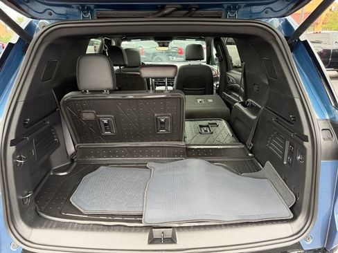 Used 2024 Chevrolet Traverse RS FWD image 5