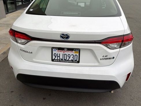 Used 2023 Toyota Corolla LE image 3