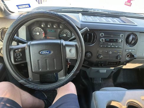 Used 2016 Ford F250 XL w/ Power Equipment Group image 7