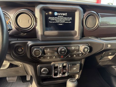 Certified 2021 Jeep Wrangler Unlimited Sport image 18