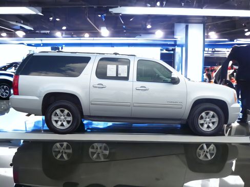 Used 2013 GMC Yukon XL SLT image 6
