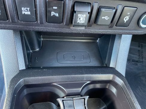 Used 2021 Toyota Tacoma TRD Sport w/ Technology Package image 21