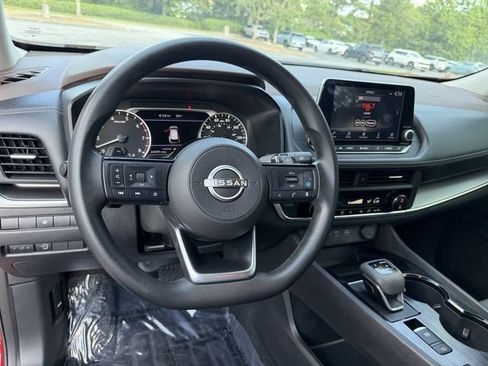 Used 2023 Nissan Rogue SV FWD image 14