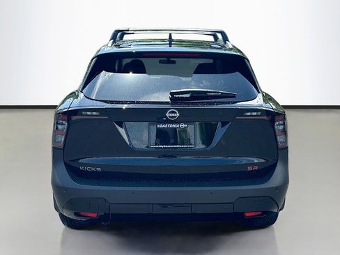 Used 2026 Nissan Kicks SR FWD image 6