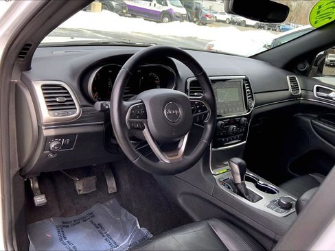 Used 2022 Jeep Grand Cherokee Limited image 16