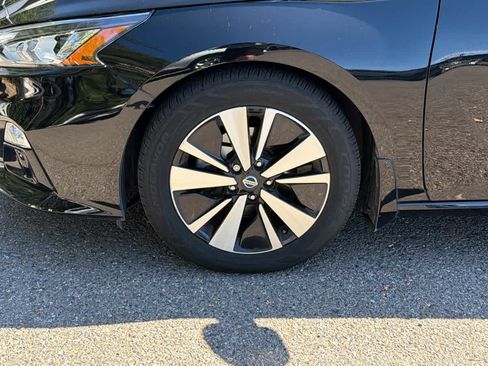 Used 2019 Nissan Altima 2.5 SL FWD image 9