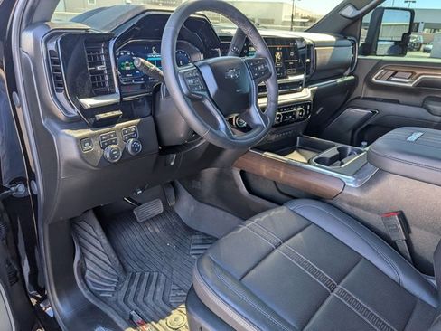 Used 2024 Chevrolet Silverado 2500 High Country w/ High Country Premium Package image 9