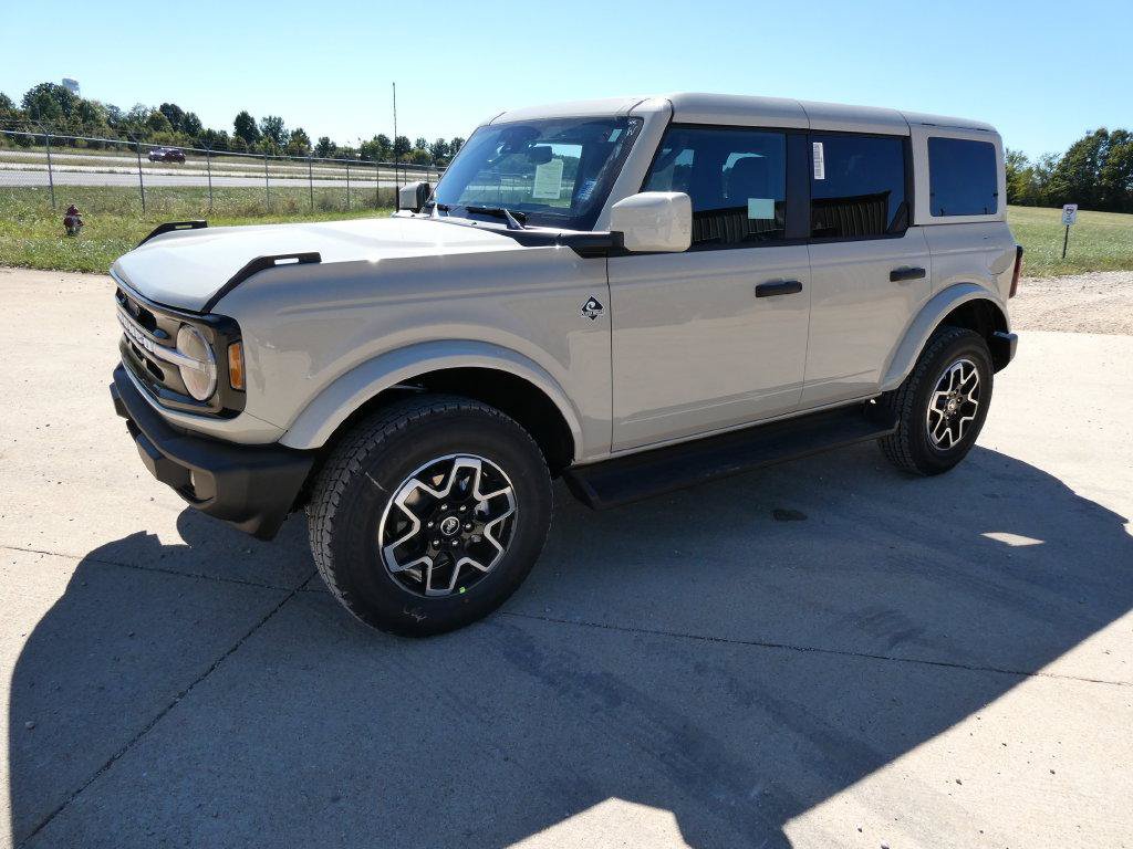 New 2026 Ford Bronco Outer Banks AWD/4WD image 8