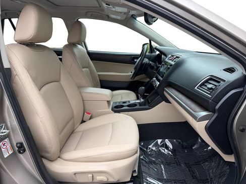 Used 2016 Subaru Outback 2.5i Limited AWD/4WD image 18