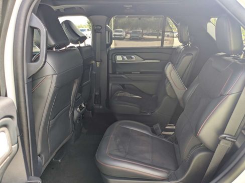 Used 2025 Ford Explorer ST AWD/4WD image 17