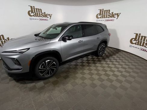 Used 2026 Buick Enclave Sport Touring w/ Power Package FWD image 4