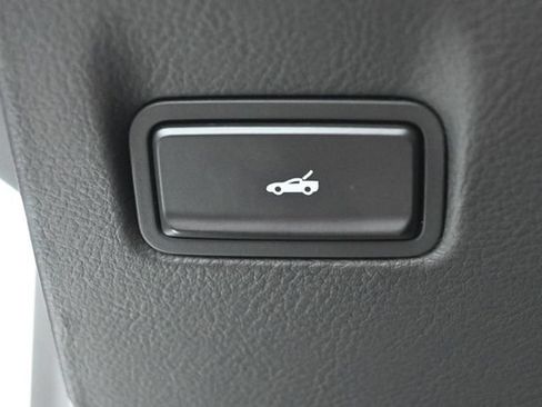 Used 2017 Chevrolet Corvette Stingray Coupe w/ 1LT RWD image 12