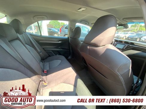 Used 2019 Toyota Camry LE FWD image 11