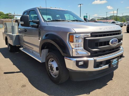 Used 2020 Ford F350 XL w/ Power Equipment Group AWD/4WD image 3