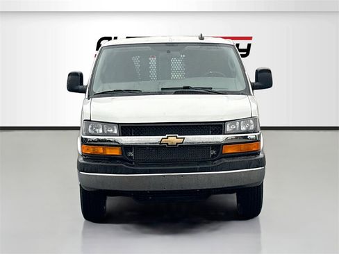 Used 2025 Chevrolet Express 2500 w/ Driver Convenience Package image 2