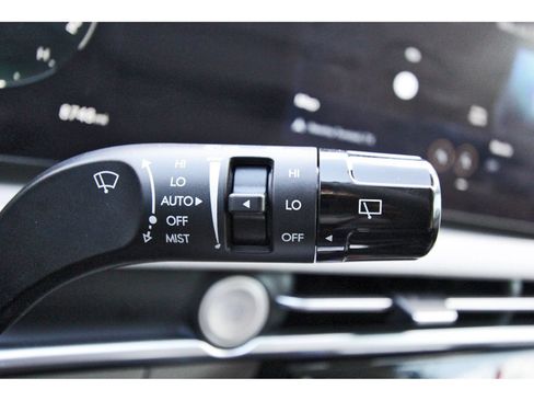 Certified 2025 Hyundai Tucson Limited AWD/4WD image 18
