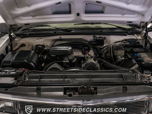 Used 1997 Chevrolet Silverado 3500 2WD Extended Cab w/ Preferred Equipment Group 3 image 3