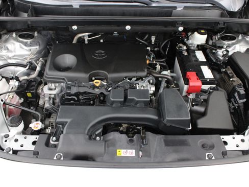 Used 2022 Toyota RAV4 XLE AWD/4WD image 36