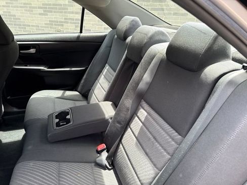 Used 2017 Toyota Camry LE FWD image 18