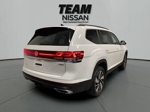 Used 2025 Volkswagen Atlas SE AWD/4WD image 7