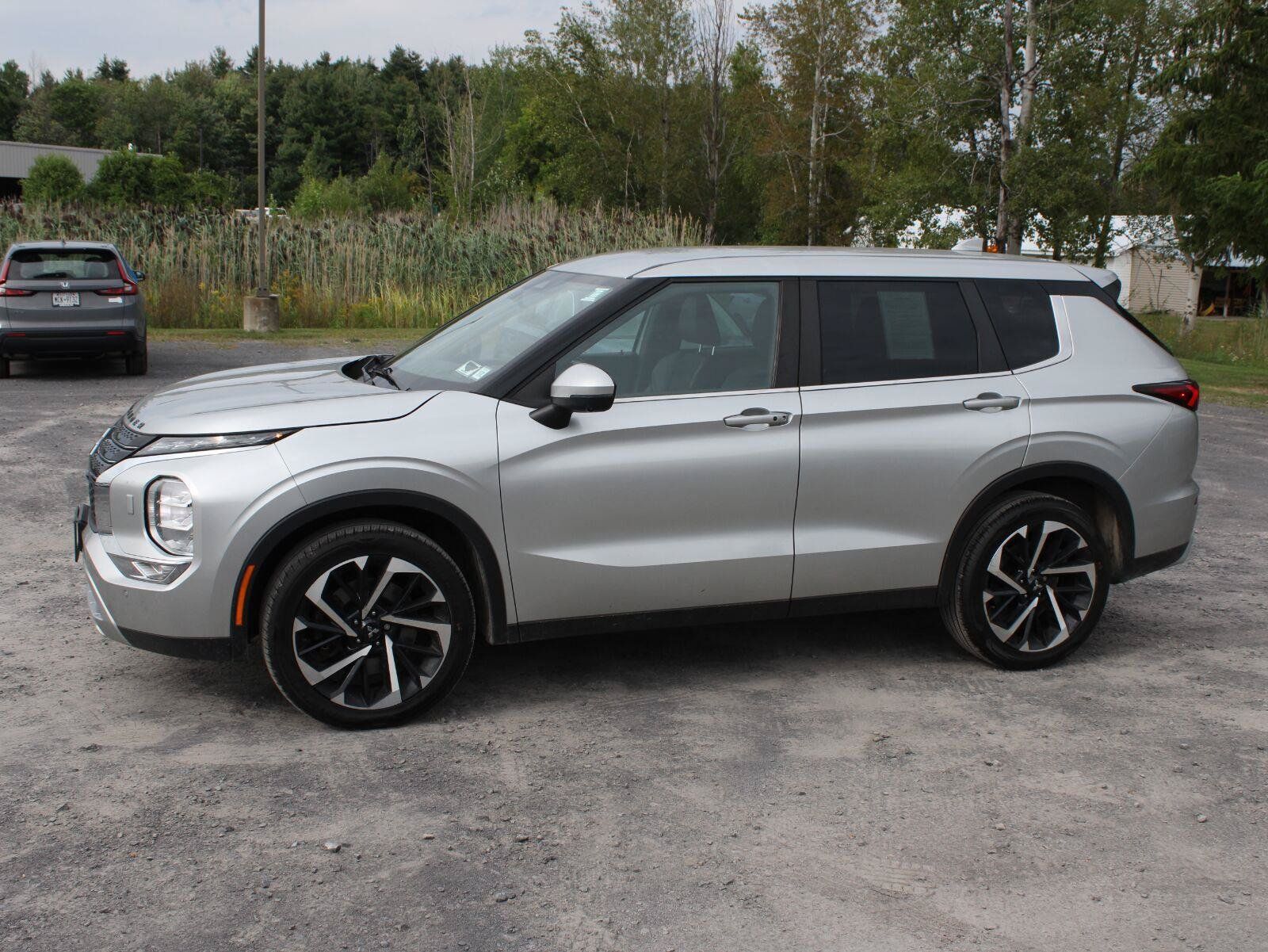 Used 2022 Mitsubishi Outlander SE AWD/4WD image 5