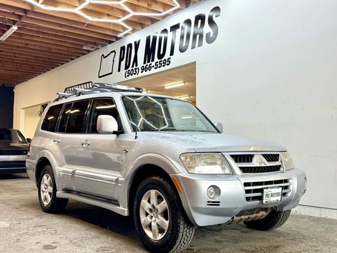 Used 2005 Mitsubishi Montero Limited image 1